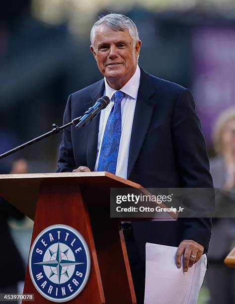 Lou Piniella, former manager of the Seattle Mariners, speaks to the crowd during ceremonies inducting him into the Seattle Mariners' Hall of Fame...