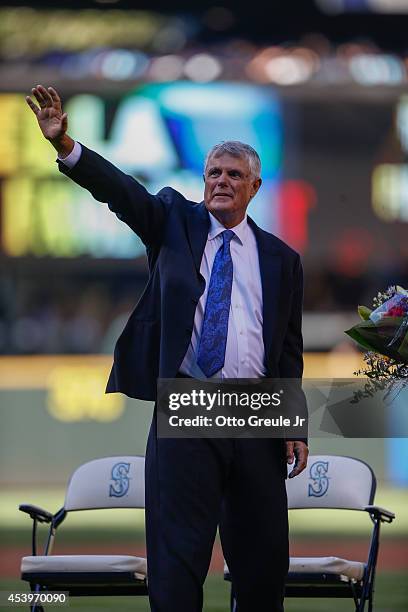 Lou Piniella, former manager of the Seattle Mariners, acknowledges the crowd during ceremonies inducting him into the Seattle Mariners' Hall of Fame...