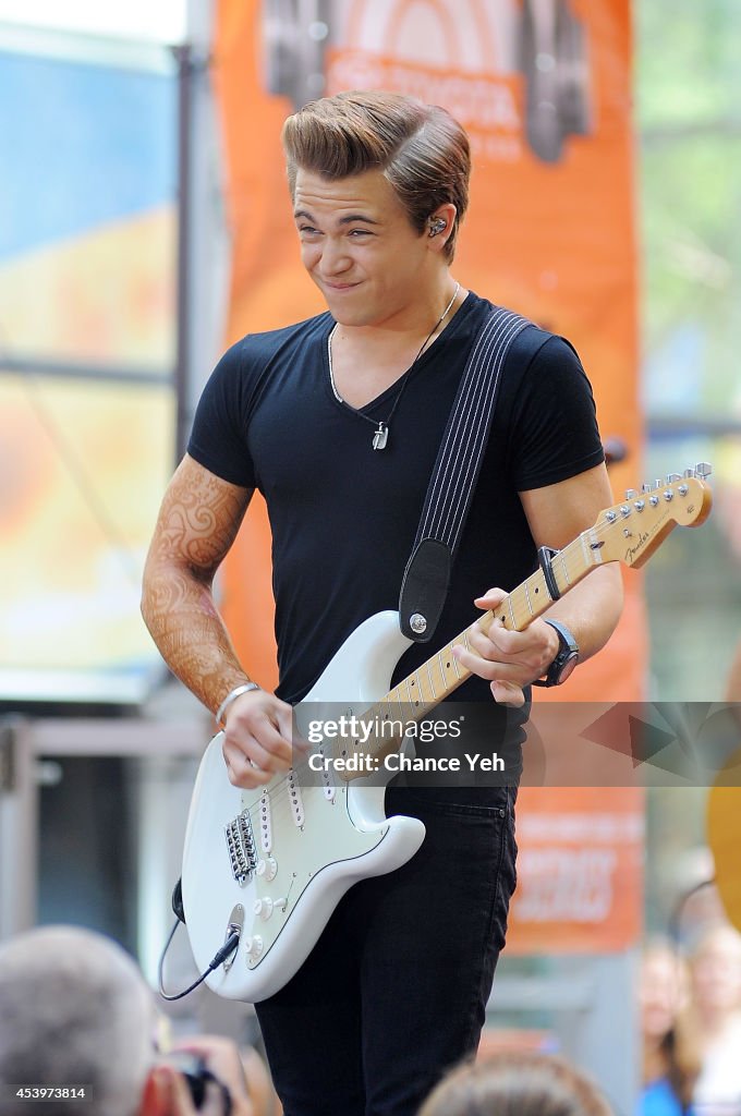 Hunter Hayes Performs On NBC's "Today"