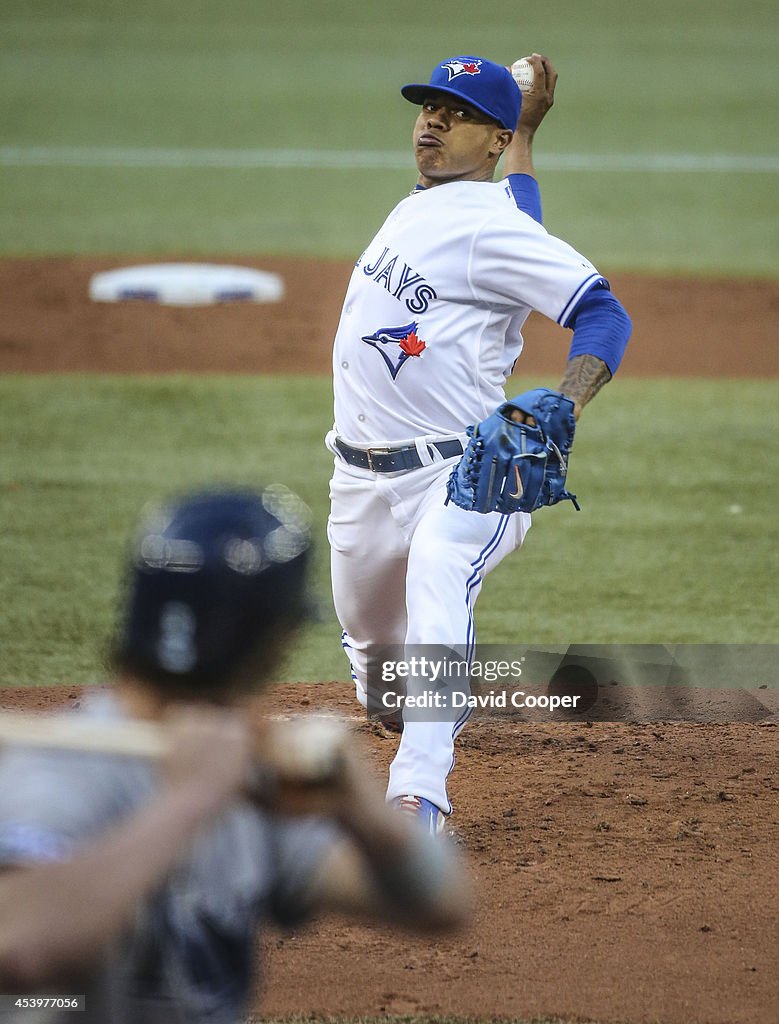 Marcus Stroman (54) of the Toronto Blue Jays pitches