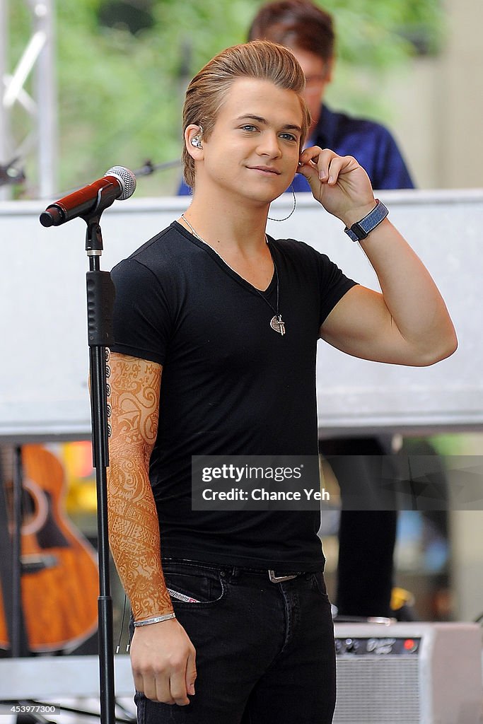 Hunter Hayes Performs On NBC's "Today"