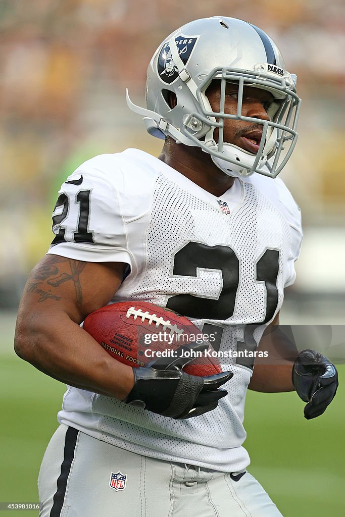 Oakland Raiders v Green Bay Packers