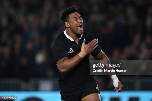 Julian Savea of the All Blacks celebrates scoring a try during The Rugby Championship match between the New Zealand All Blacks and the Australian...