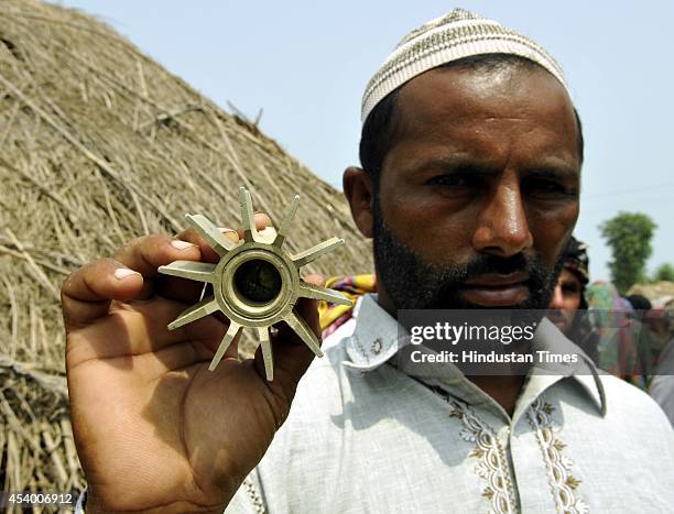 Akram Shell 59 Rs Pura District Stock Photos, High-Res Pictures, and Images - Getty ...