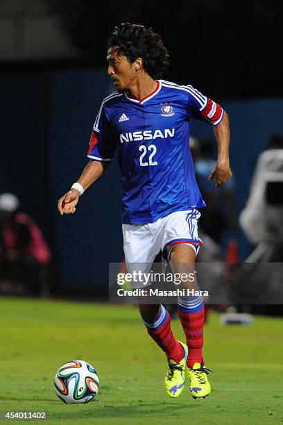 Yuji Nakazawa of Yokohama F.Marinos in action during the J. League match between Yokohama F.Marinos and Kawasaki Frontale at Nippatsu Mitsuzawa...