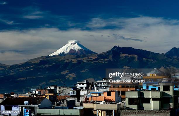 quito, ecuador - cotopaxi stock-fotos und bilder