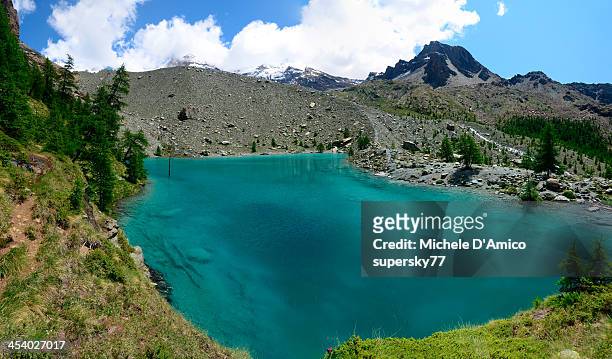 lac bleu - turquoise bleu stock-fotos und bilder