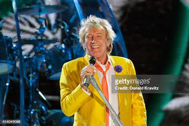 Rod Stewart performs at Mark G. Etess Arena - Trump Taj Mahal on August 23, 2014 in Atlantic City, New Jersey.