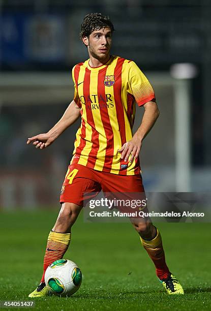 Sergi Roberto of Barcelona controls the ball during the Copa del Rey, Round of 32 match between FC Cartagena and FC Barcelona at Estadio Cartagonova...