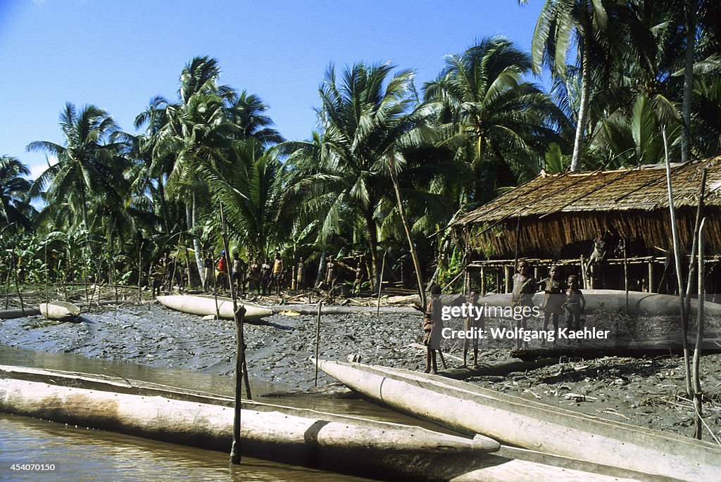 West New Guinea, (irian Jaya, Indonesia), Asmat Region,...