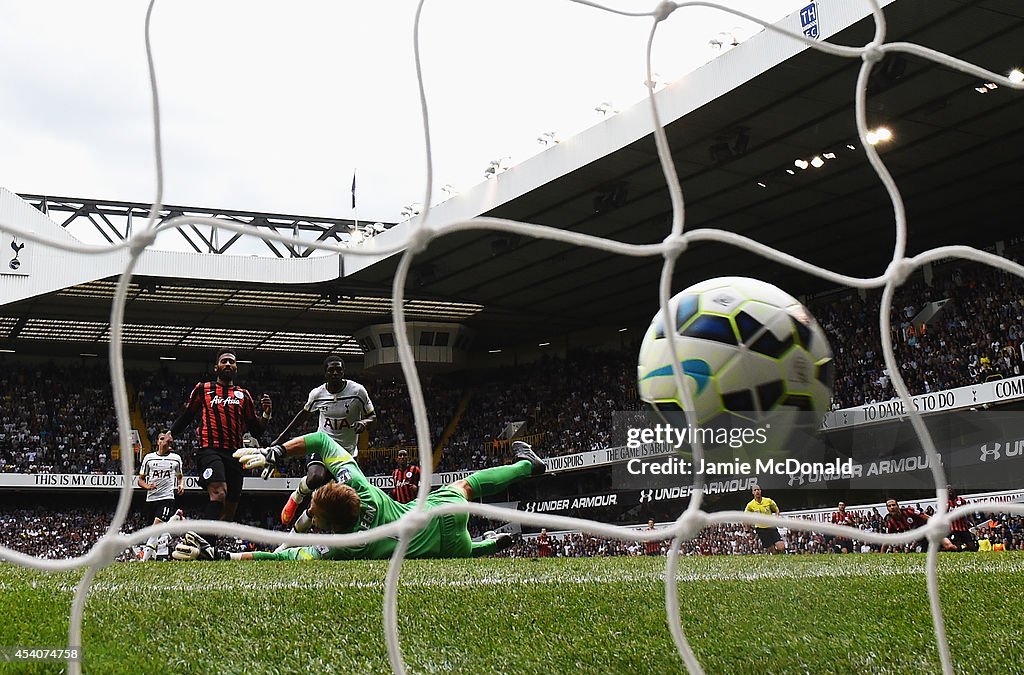 Tottenham Hotspur v Queens Park Rangers - Premier League