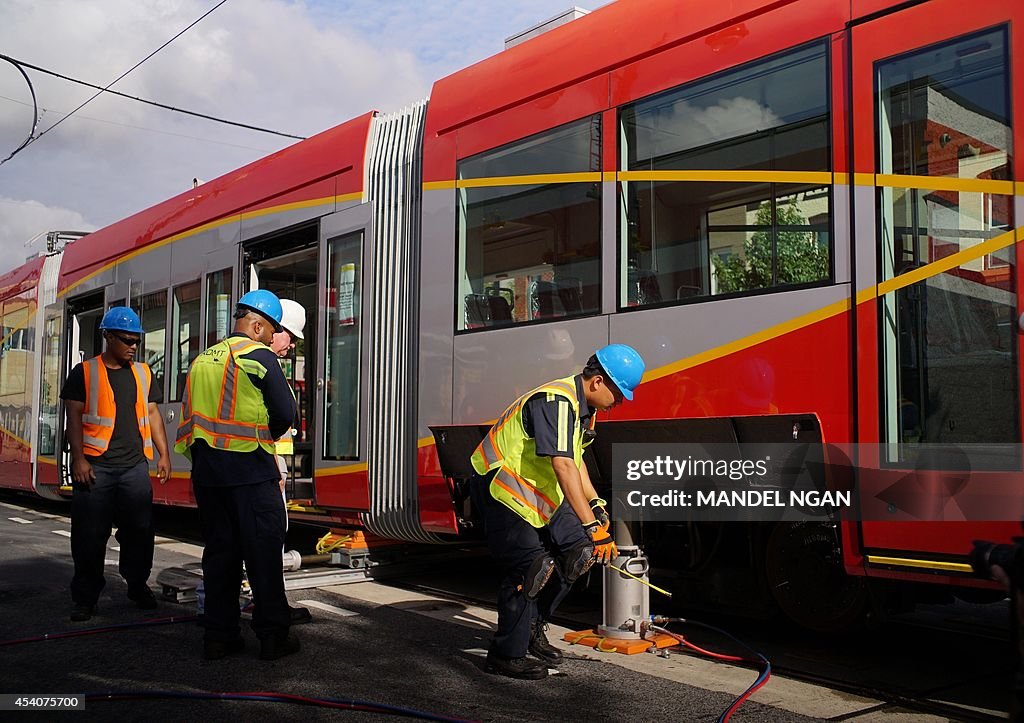 US-TRANSPORT-DRILL-STREETCAR