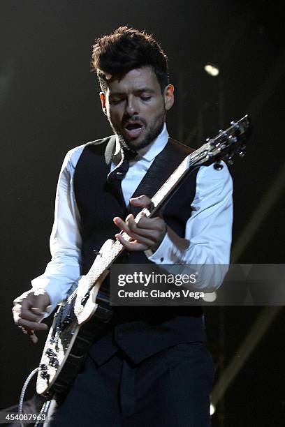 Draco Rosa performs at Coliseo de Puerto Rico on December 6, 2013 in San Juan, Puerto Rico.