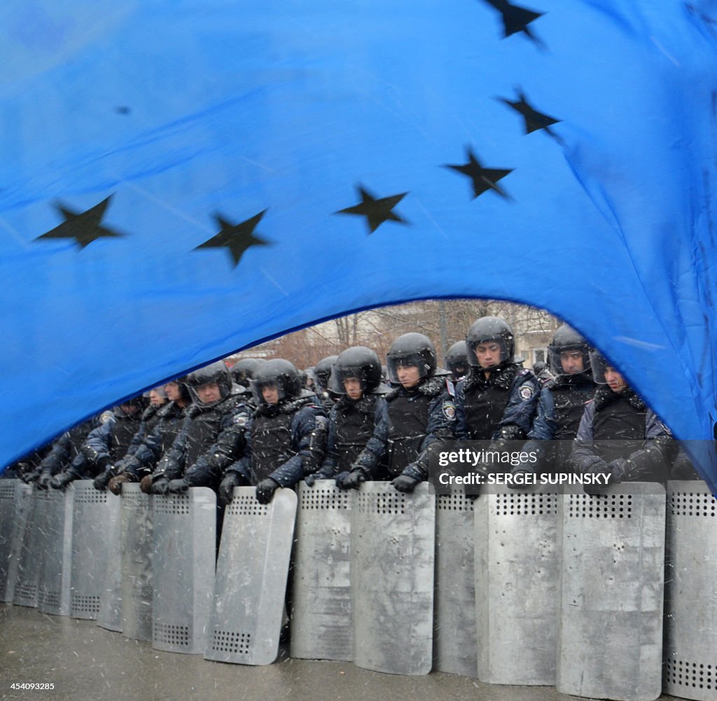 UKRAINE-EU-UNREST-POLITICS