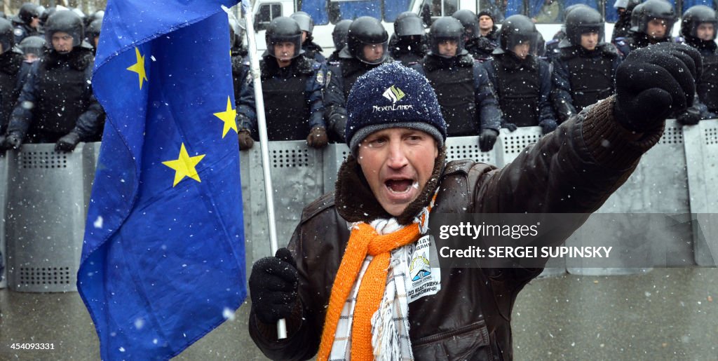 UKRAINE-EU-UNREST-POLITICS