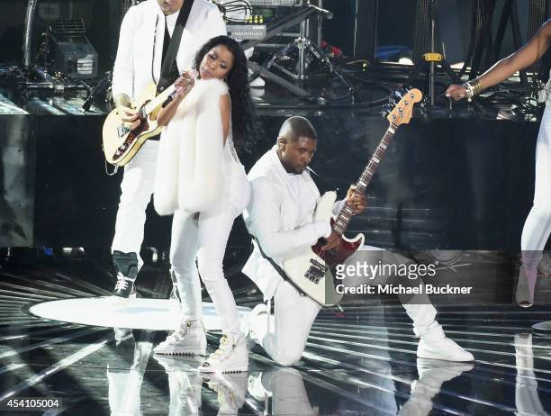 Recording artists Nicki Minaj and Usher perform onstage during the 2014 MTV Video Music Awards at The Forum on August 24, 2014 in Inglewood,...