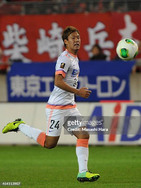 Gakuto Notsuda of Sanfrecce Hiroshima in action during the J.League match between Kashima Antlers and Sanfrecce Hiroshima at Kashima Stadium on...