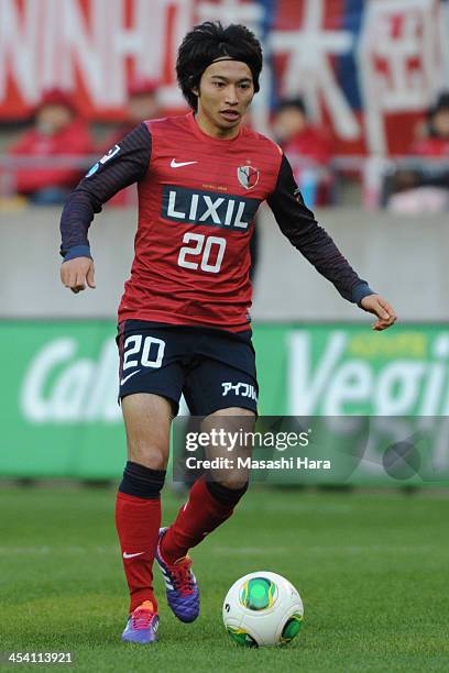 Gaku Shibasaki of Kashima Antlers in action during the J.League match between Kashima Antlers and Sanfrecce Hiroshima at Kashima Stadium on December...