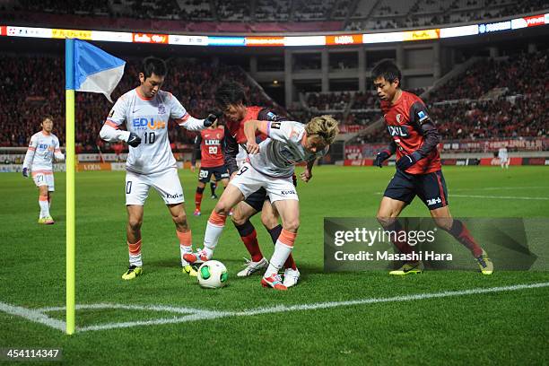 Naoki Ishihara of Sanfrecce Hiroshima is killing time at additional time during the J.League match between Kashima Antlers and Sanfrecce Hiroshima at...