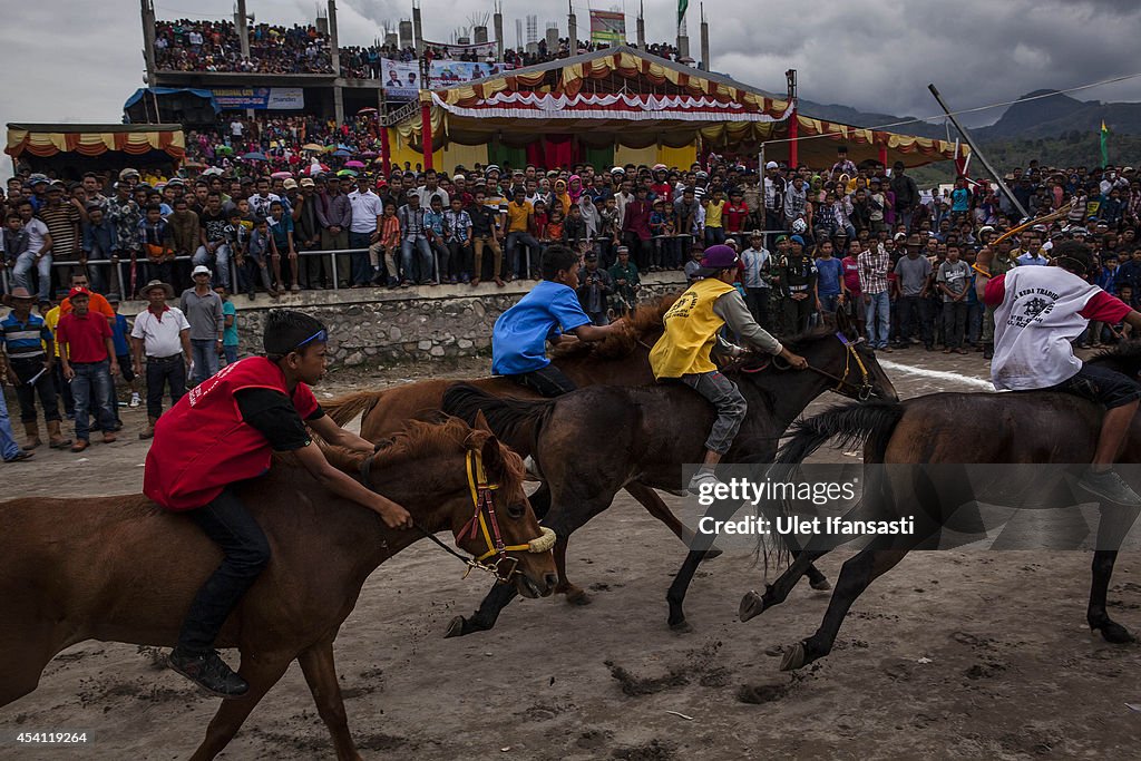 Locals Gather For The Takengon Horse Races