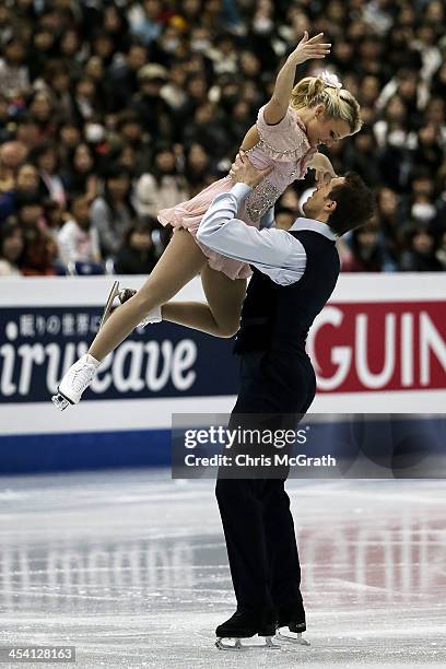 Kirsten Moore-Towers and Dylan Moscovitch of Canada compete in the Pairs Free Skating Final during day three of the ISU Grand Prix of Figure Skating...