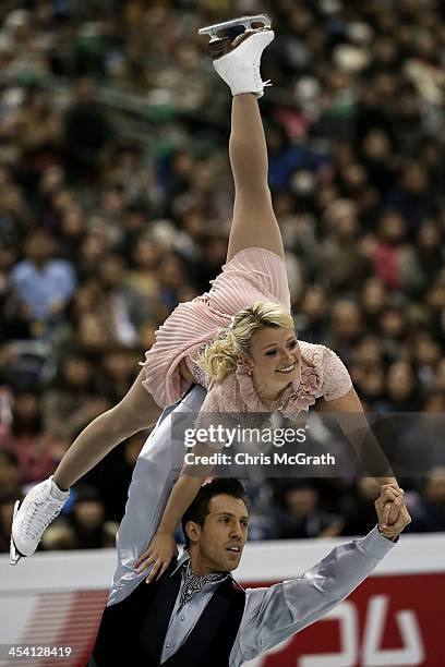 Kirsten Moore-Towers and Dylan Moscovitch of Canada compete in the Pairs Free Skating Final during day three of the ISU Grand Prix of Figure Skating...