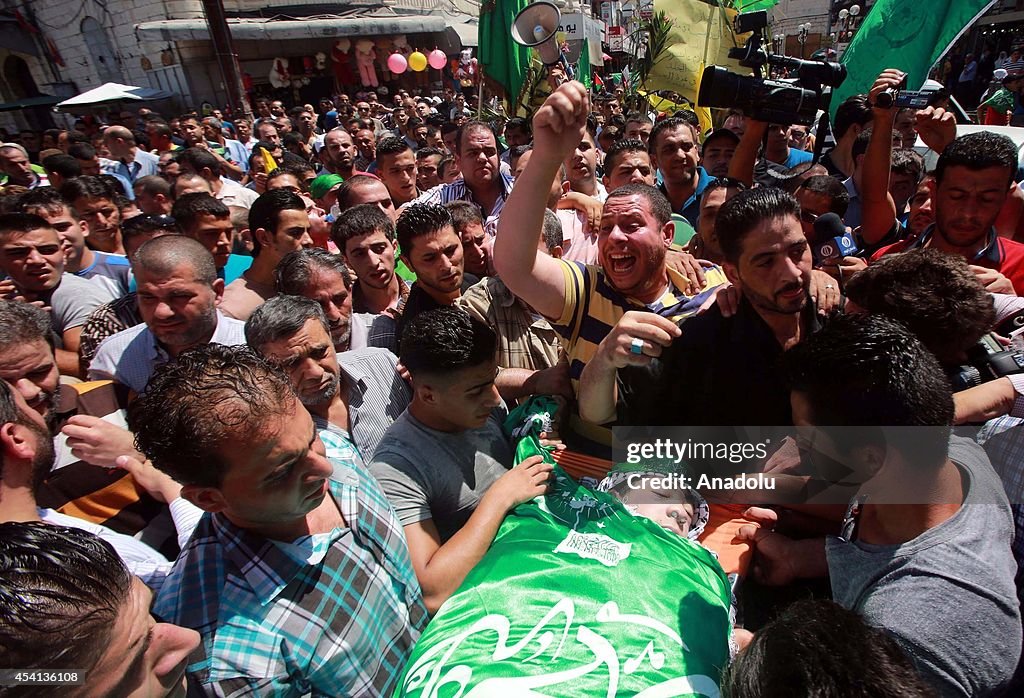 Funeral of Palestinian Hassan Ashour died from wounds sustained in West Bank clashes