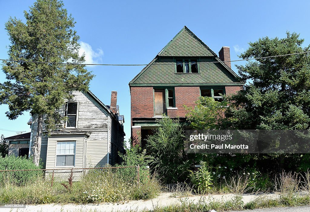 Detroit Exteriors And Landmarks