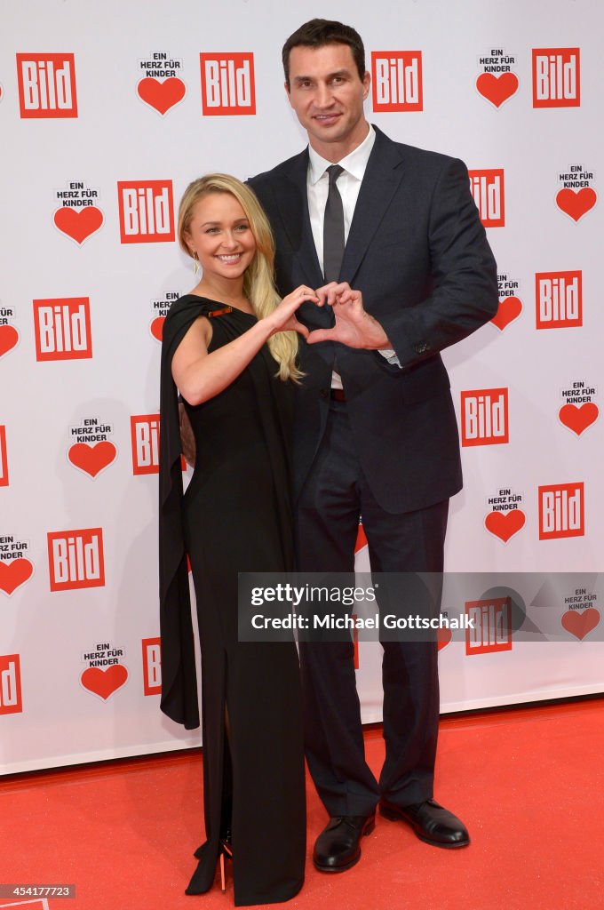 Ein Herz Fuer Kinder Gala 2013 - Red Carpet Arrivals