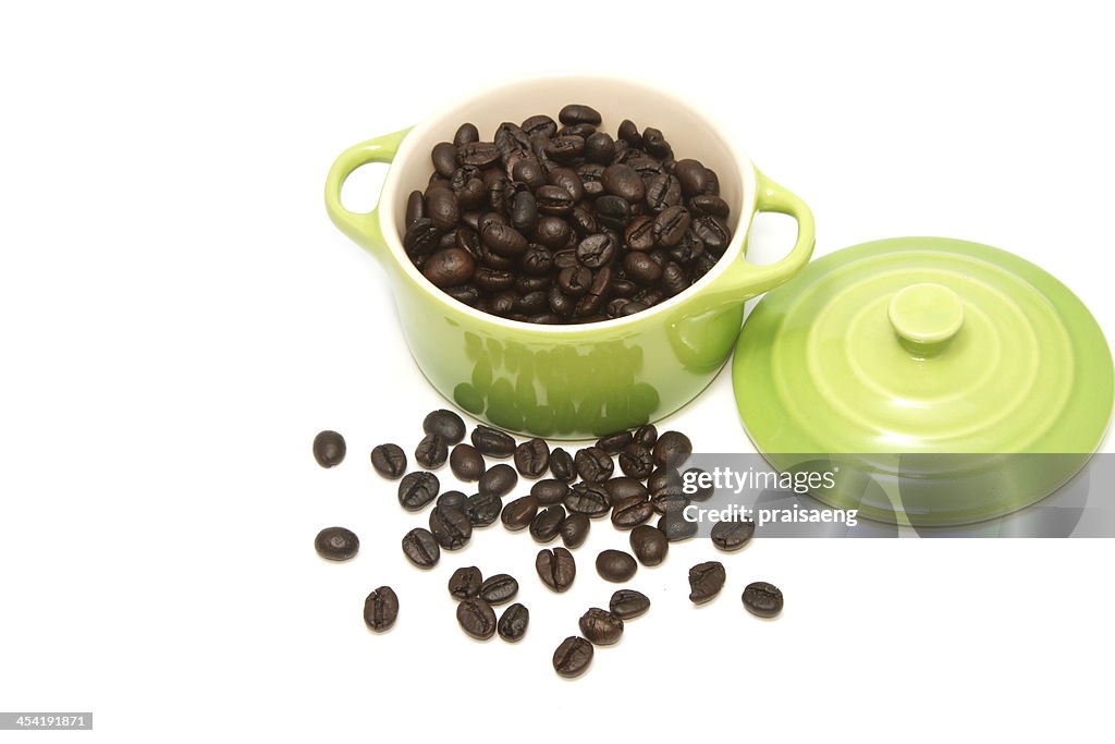 Kaffeebohne in green pot