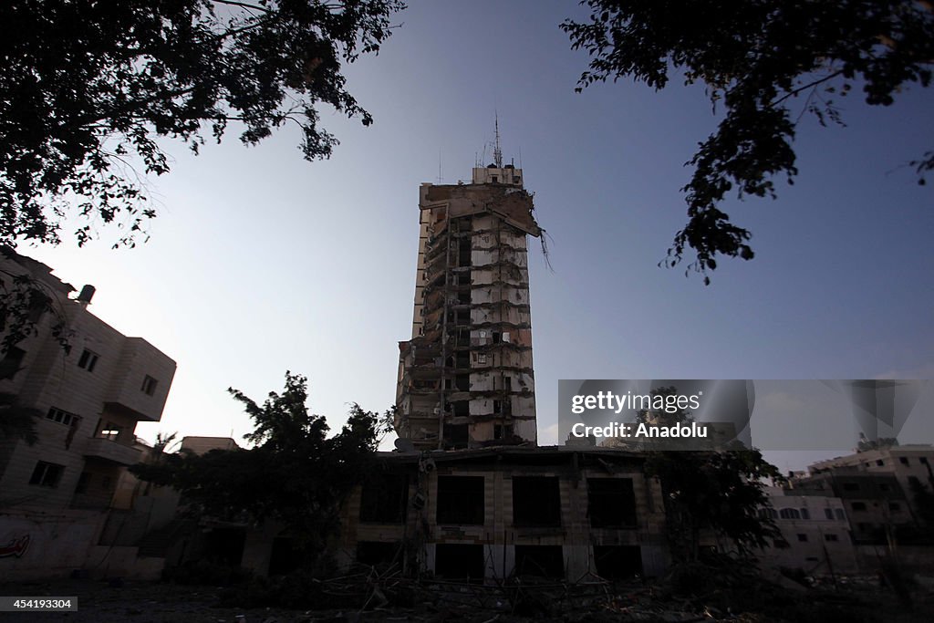 Israeli warplanes hit one of the tallest buildings in Gaza's Al-Nasr neighborhood