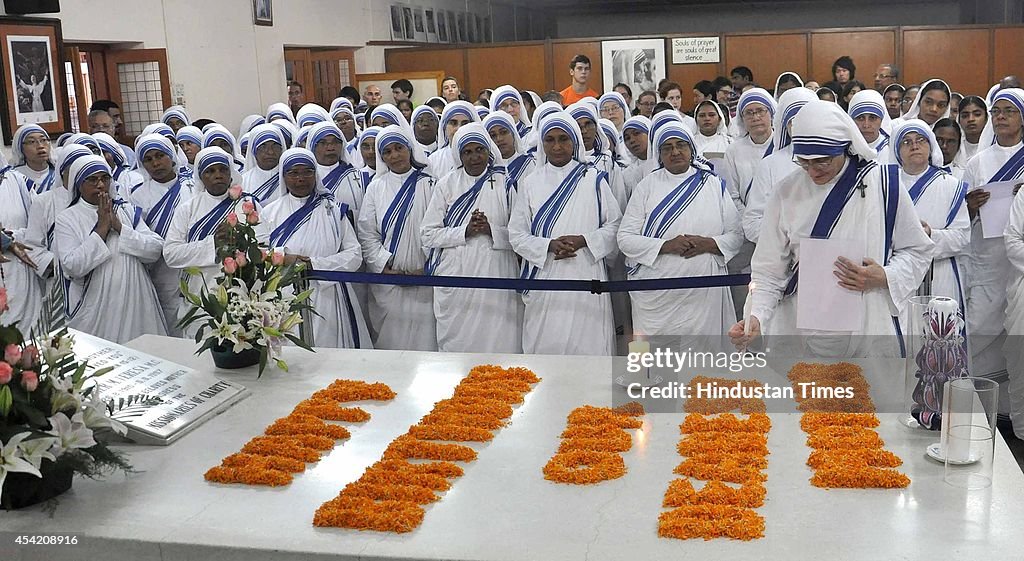 Sisters Pays Tribute To Mother Teresa On Her 104th Birth Anniversary