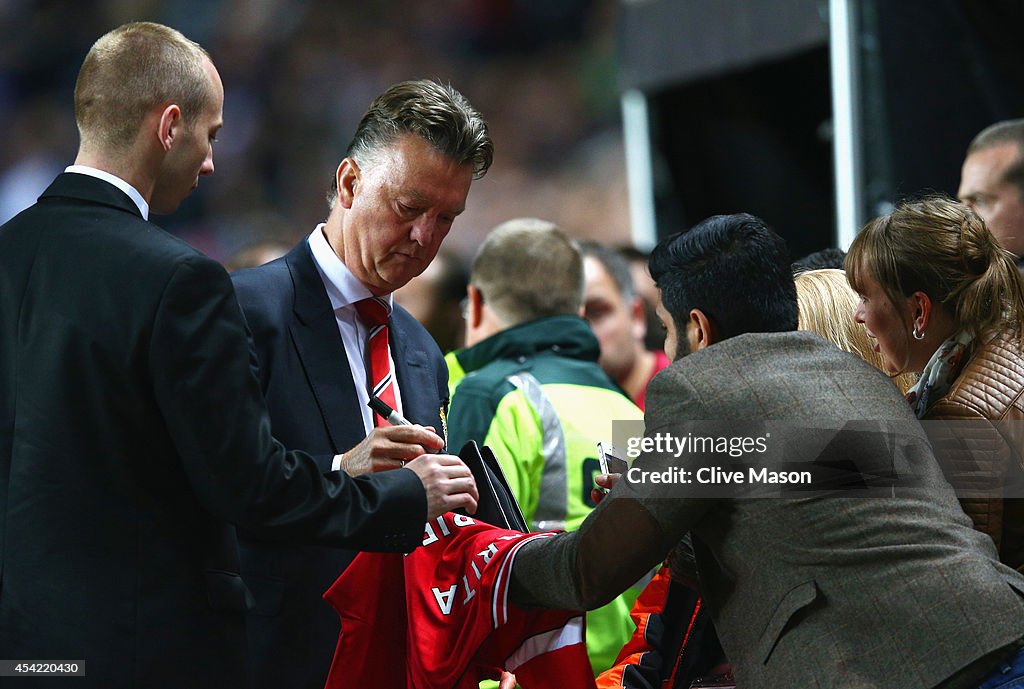 MK Dons v Manchester United - Capital One Cup Second Round