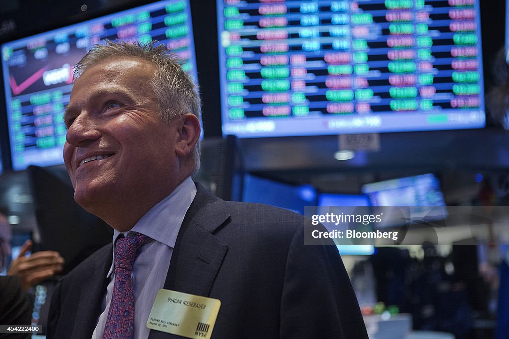 Niederauer Family Rings Closing Bell At NYSE To Honor Former CEO Duncan Niederauer Retirement