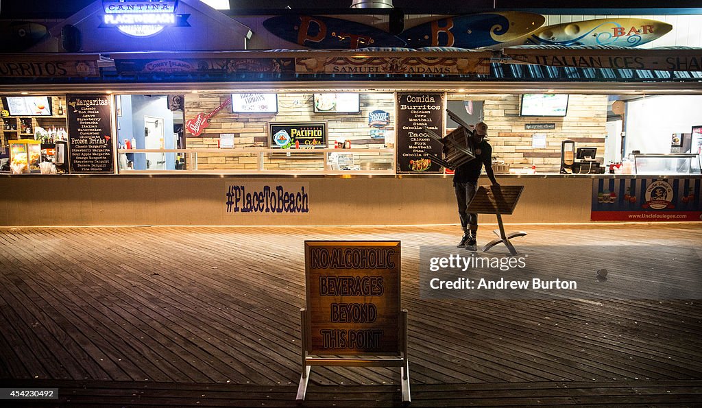 New Yorkers Hit Coney Island Beach On The Last Week Of Summer