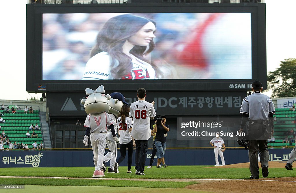 Megan Fox Throws The First Pitch In Seoul