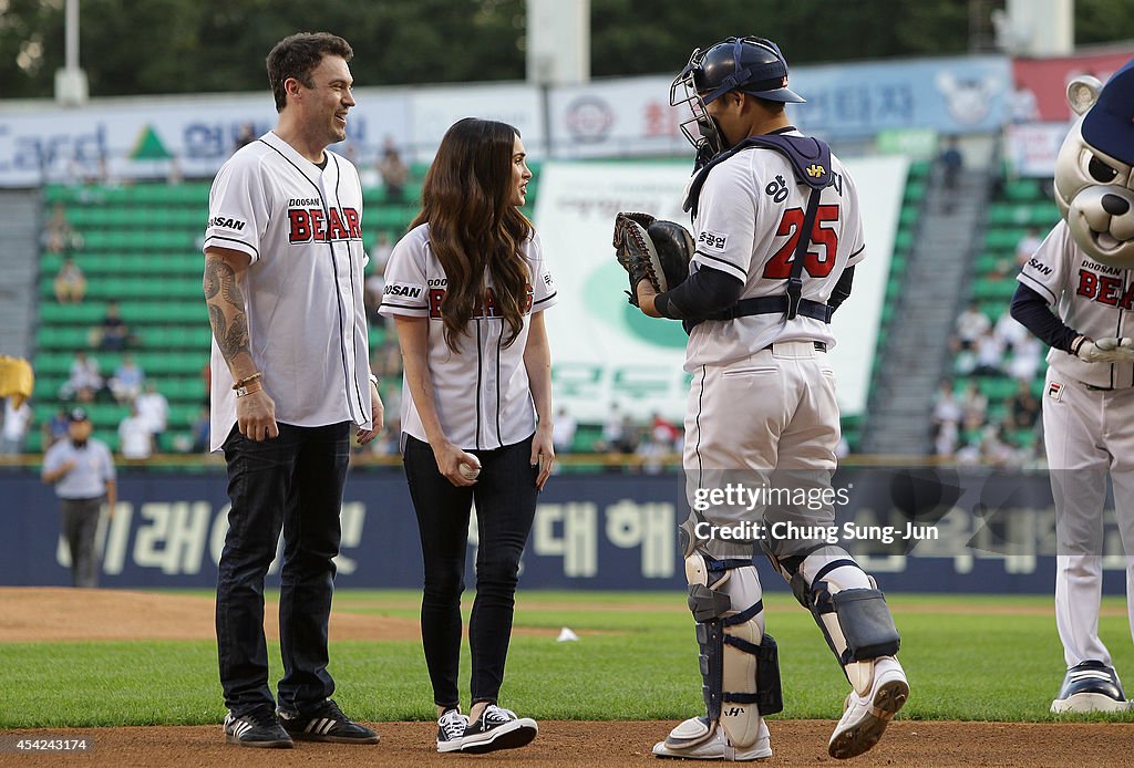 Megan Fox Throws The First Pitch In Seoul