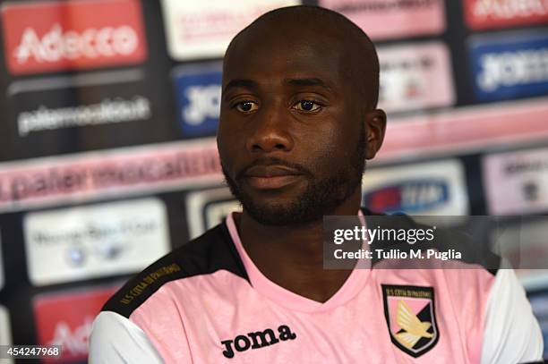 Souleymane Bamba answers questions during his presentation as new player of US Citta di Palermo at Tenente Carmelo Onorato sport centre on August 26,...