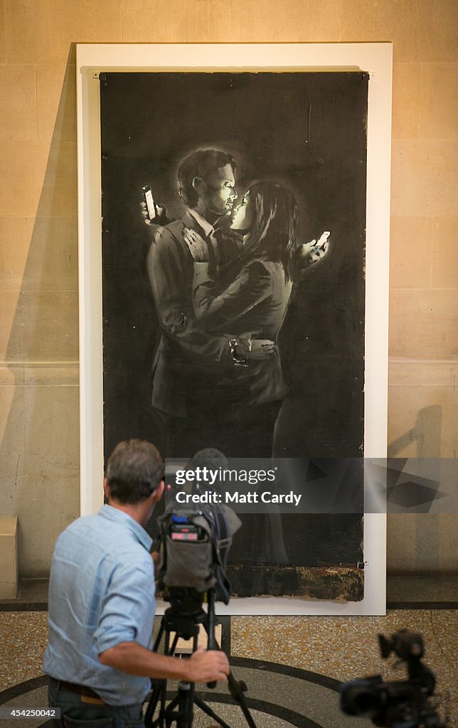 Banksy's Mobile Lovers Sold To Benefit Broad Plain Boys' Club