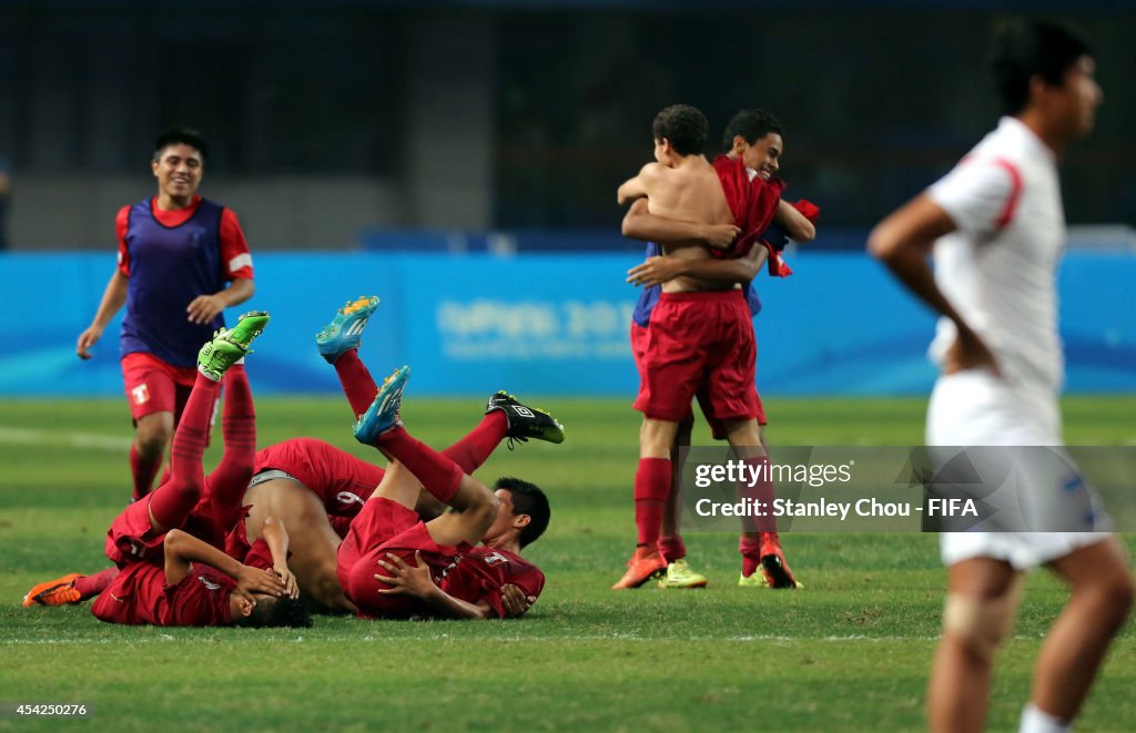 Peru v Korea - FIFA: Final Boys Summer Youth Olympic Football Tournament Nanjing 2014