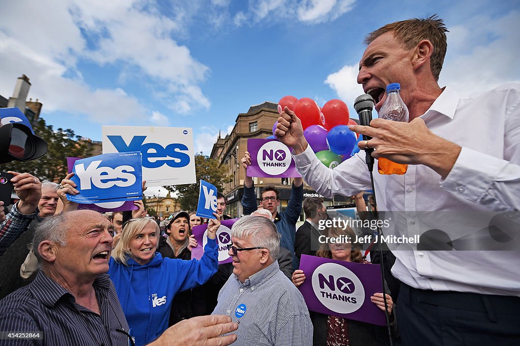 Jim Murphy In Dundee As Part Of His '100 Towns in 100 Days' Tour