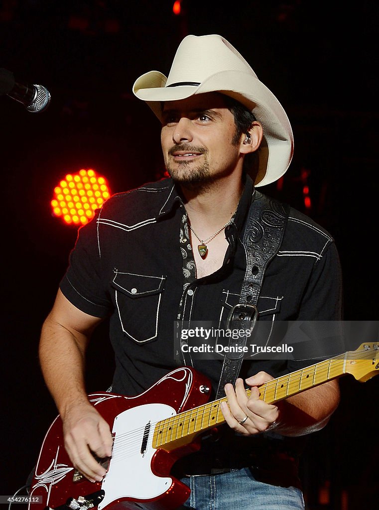 Brad Paisley Moonshine In The Trunk Pool Party