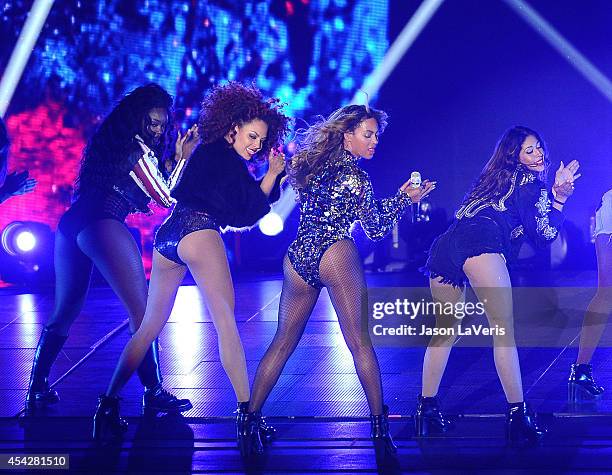 Beyonce performs onstage at the 2014 MTV Video Music Awards at The Forum on August 24, 2014 in Inglewood, California.