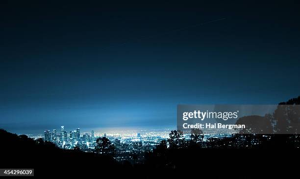 downtown los angeles from hollywood hills - hollywood california - fotografias e filmes do acervo