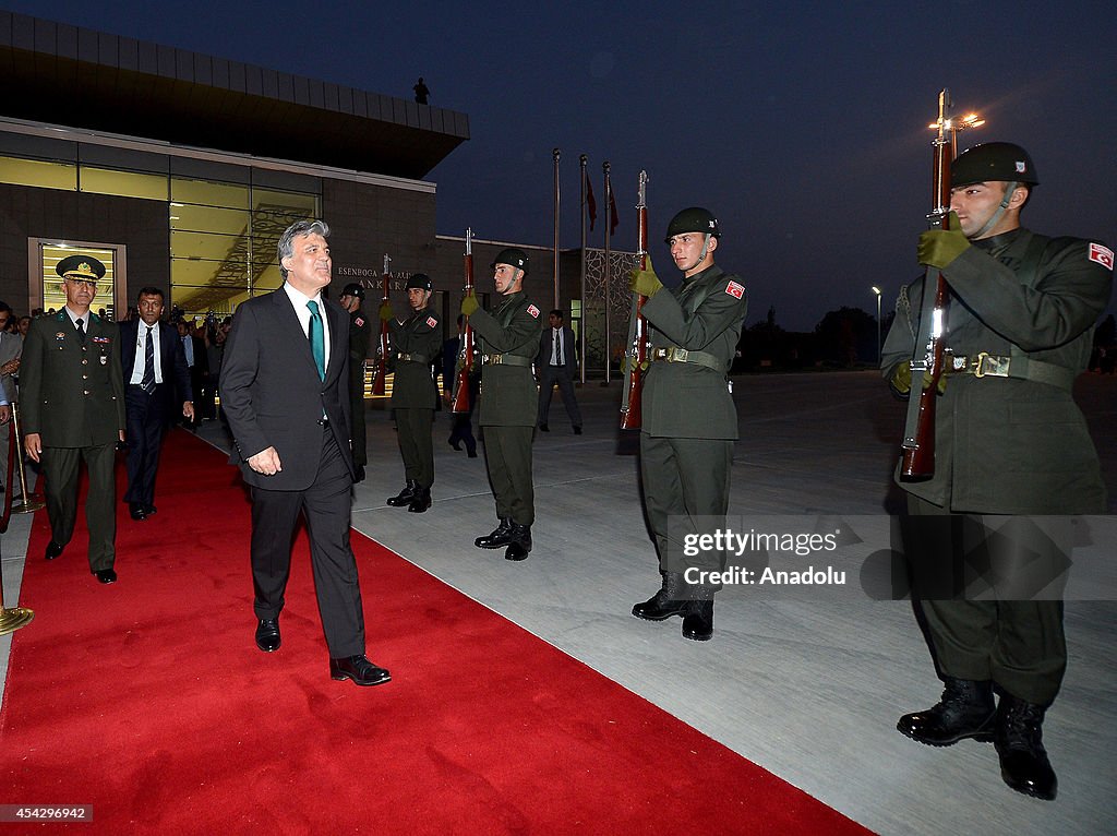 11th Turkish President Gul goes to Istanbul