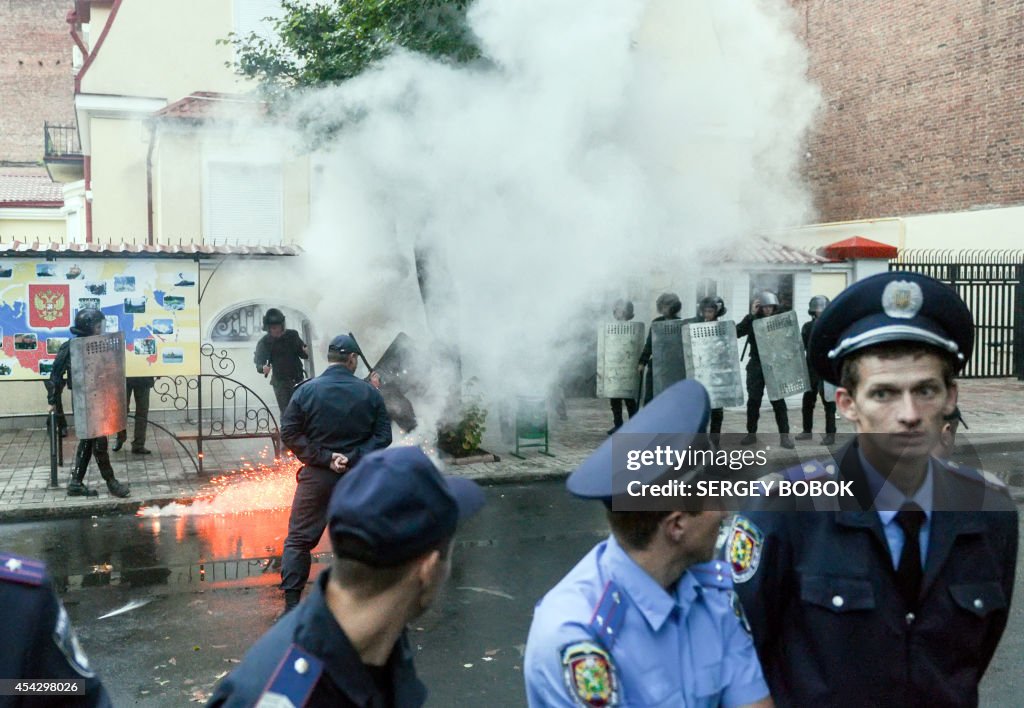 TOPSHOT-UKRAINE-RUSSIA-CRISIS-POLITICS-PROTEST