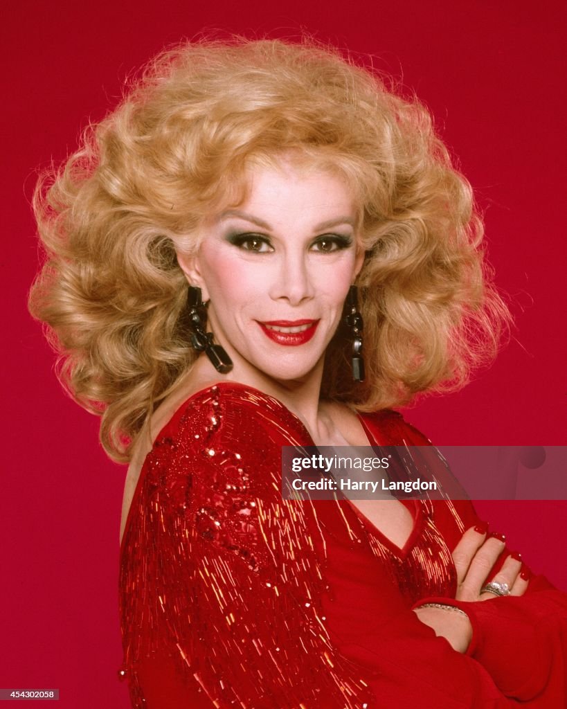 Joa Rivers Comedian Joan Rivers poses for a portrait in 1990 in Los Angeles ...