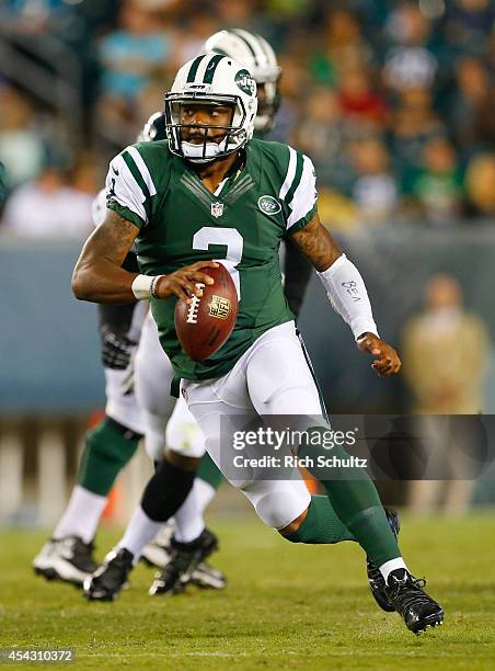 Quarterback Tajh Boyd of the New York Jets runs the ball in the preseason game against the Philadelphia Eagles on August 28, 2014 at Lincoln...