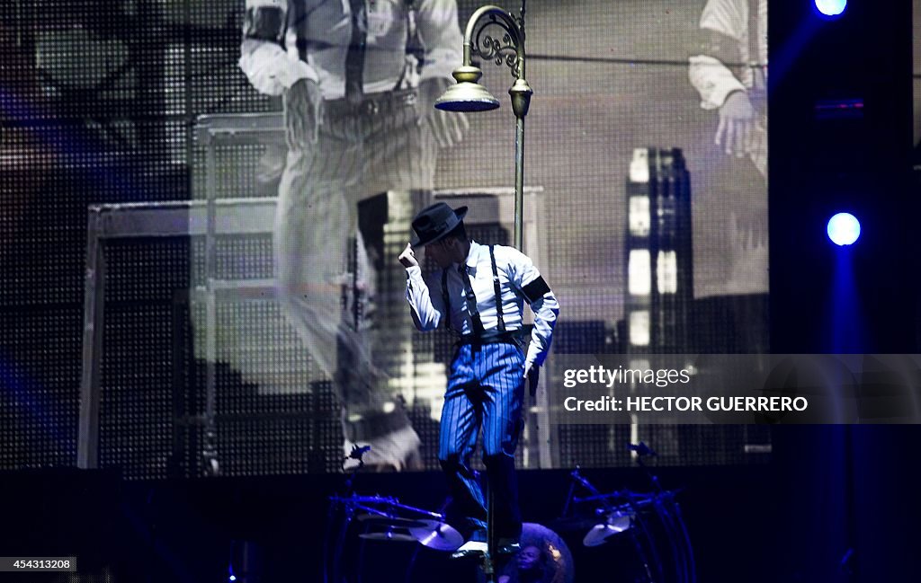 MEXICO-CIRQUE DU SOLEIL-MICHAEL JACKSON