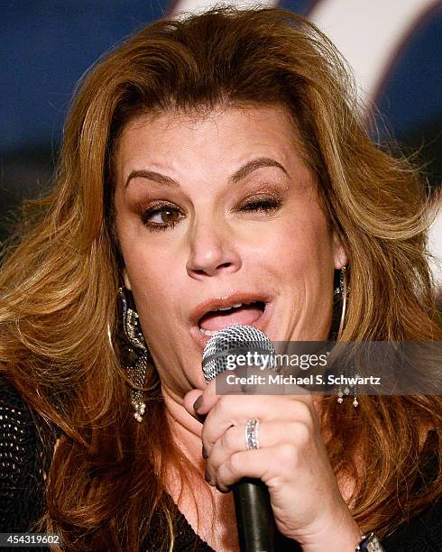 Mindy Rickles Photos and Premium High Res Pictures - Getty Images